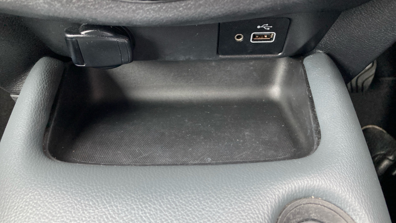 Nissan Juke 1.0 DiG-T N-Connecta 5dr Petrol Hatchback